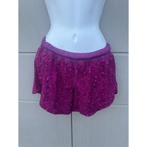 Lululemon Tracker III Shorts Womens 8 Fuscia Geometric Running Zip Pocket Lined